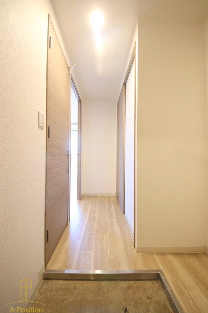 玄関　ルリーフ真法院