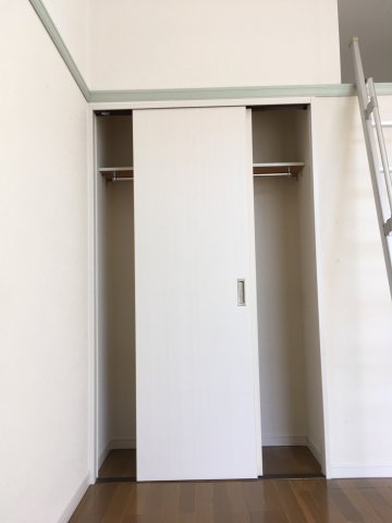 収納　ハンガーパイプあり