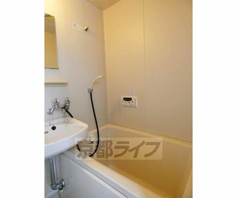 バス・シャワールーム　キレイで清潔感があります。