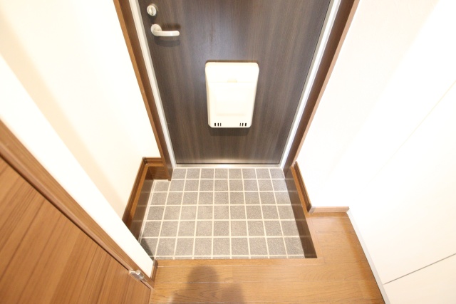 玄関　※別室の参考写真の為、現況優先です。