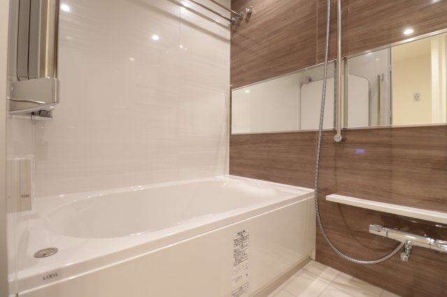 バス・シャワールーム　Brillia Tower堂島 浴室