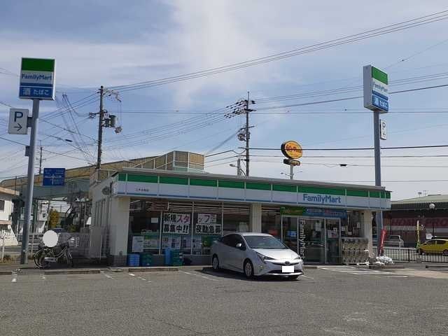 コンビニ　ファミリーマート三木志染店（コンビニ）まで800m