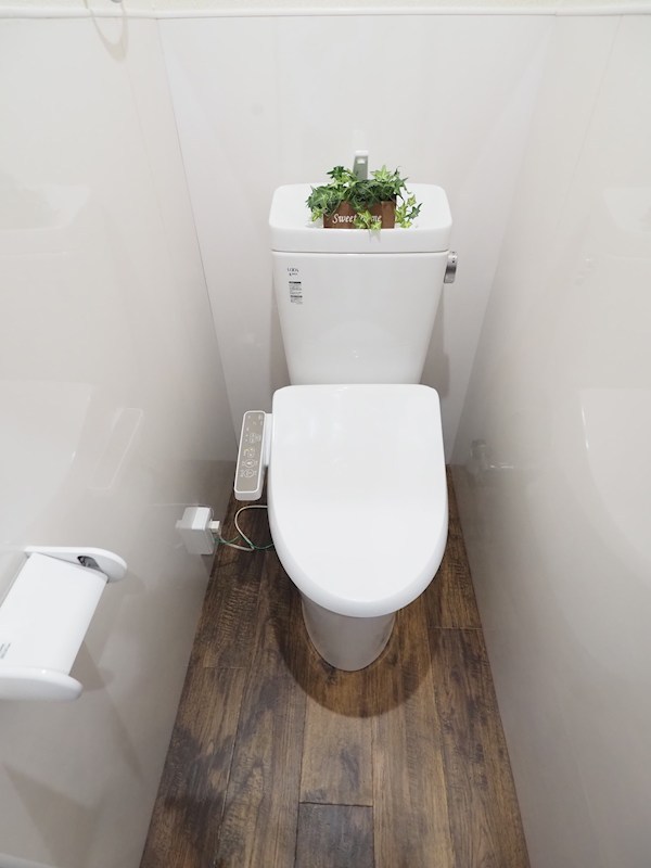 トイレ　ウォシュレット付きです。