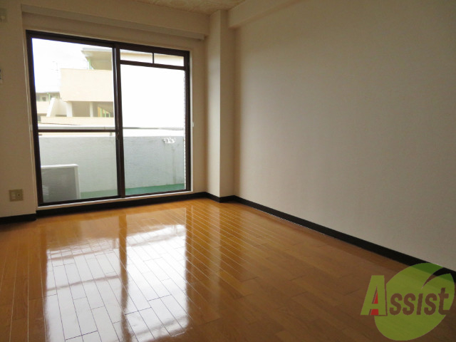 その他部屋・スペース　こちらは洋室を撮影しました。寝室にしましょう。