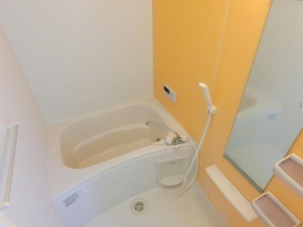 バス・シャワールーム　★追い焚き機能・浴室乾燥機付★