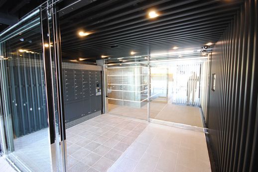 エントランス　★安心のオートロック完備★