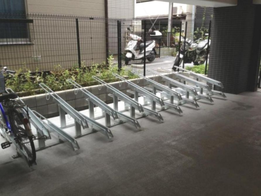 その他　★駐輪場スペース完備★