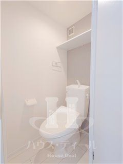 トイレ　別号室参考写真です