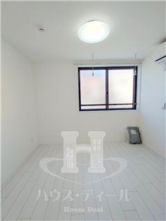 居室・リビング　別号室参考写真です