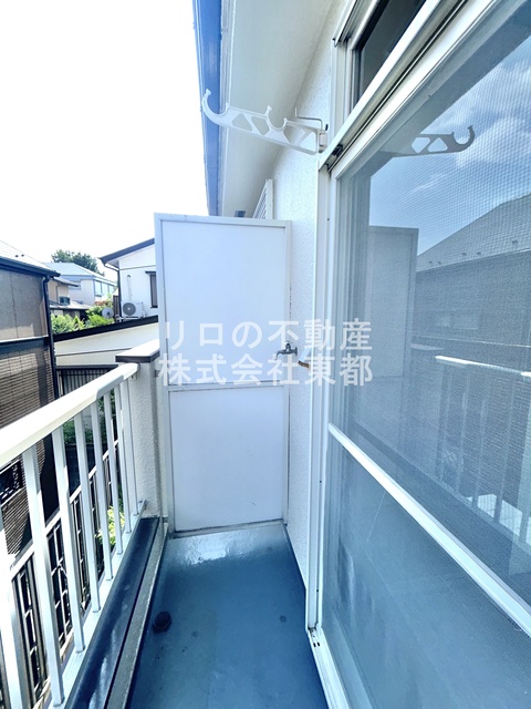 その他　洗濯機置場がバルコニーにありますが、屋根付なので安心です♪