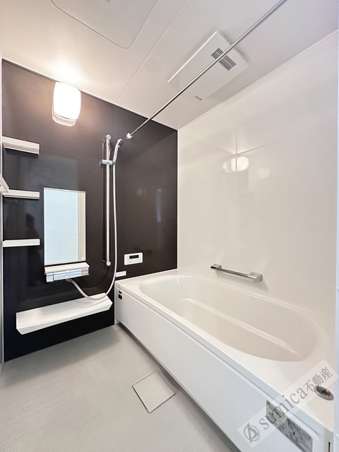 バス・シャワールーム　浴室乾燥＆追い炊き完備♪