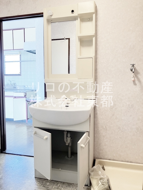 洗面設備　嬉しい洗面台は独立タイプ！