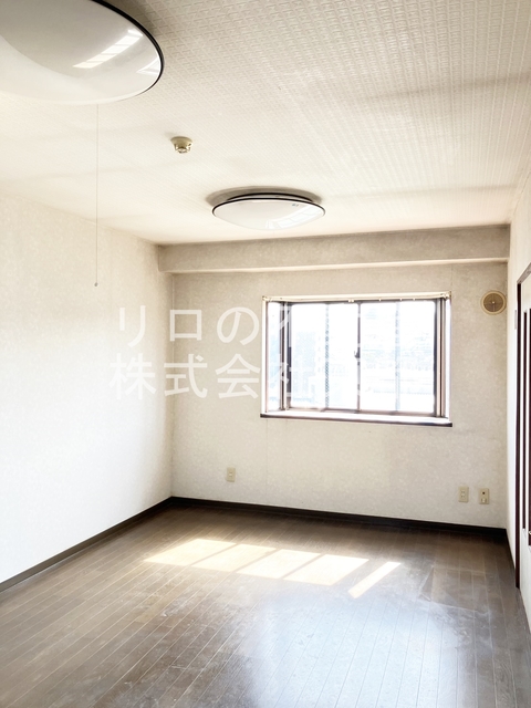 居室・リビング　広いリビングでゆったりくつろげる憩いの空間♪