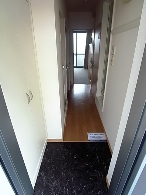 レオパレスシャンテ本町の玄関写真