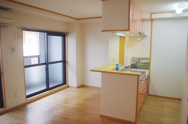 居室・リビング　広々リビングです！