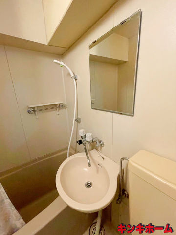 洗面設備　写真は別のお部屋です。※現況を優先します