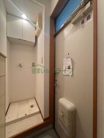 玄関　別部屋参考写真となります。