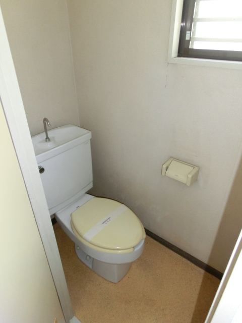 トイレ　窓有り