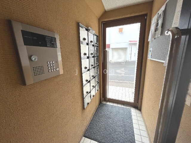 ロビー　オートロック