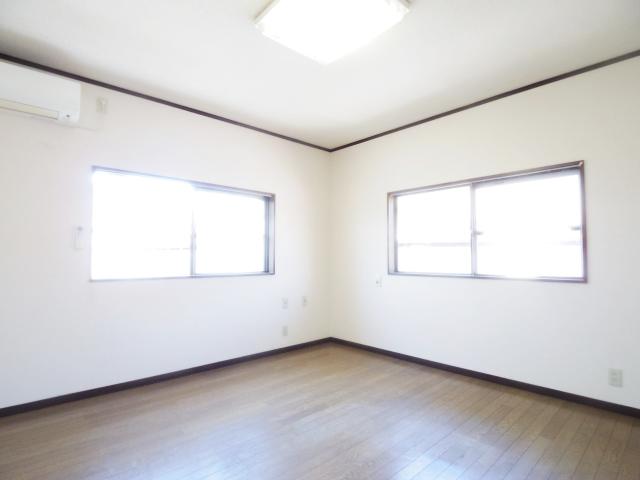 居室・リビング　同イメージ（横窓なし）