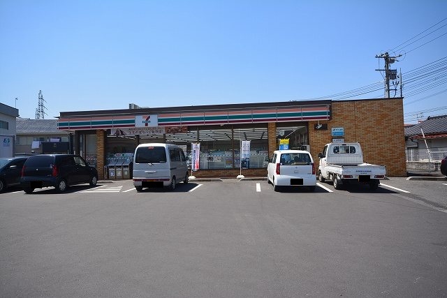 コンビニ　セブンイレブン（コンビニ）まで360m