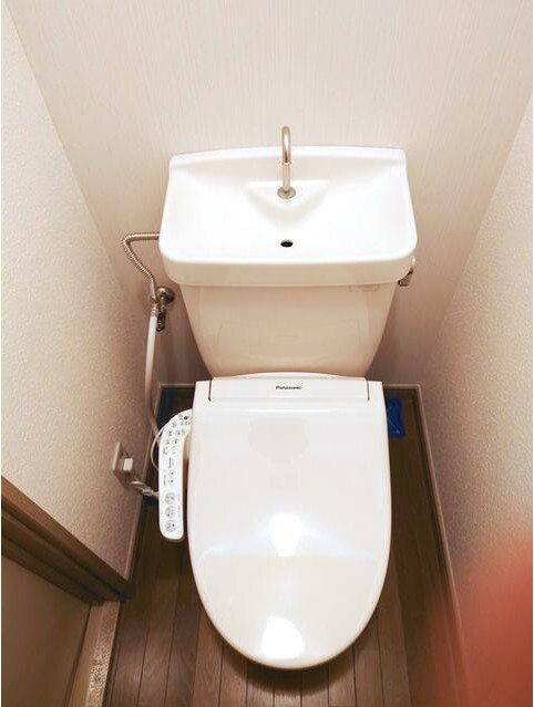 トイレ　嬉しい温水洗浄便座♪