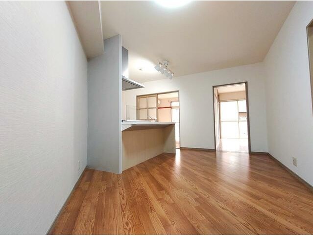 居室・リビング　開放感のあるゆったりとしたお部屋です♪