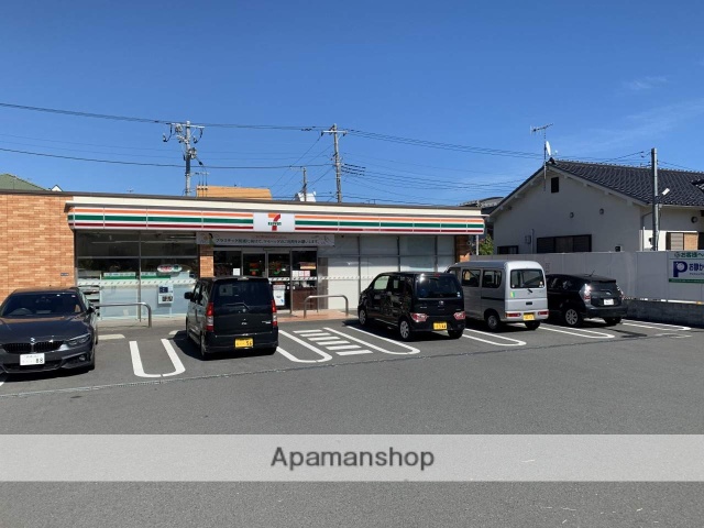 コンビニ　セブンイレブン（コンビニ）まで407m