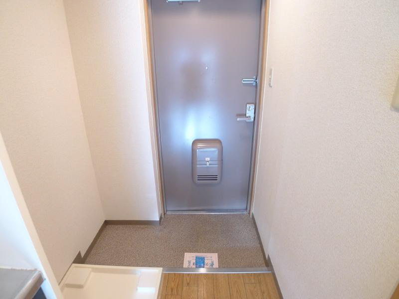 玄関　203号