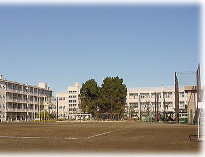 中学校　瀬谷中学校（中学校）まで592m