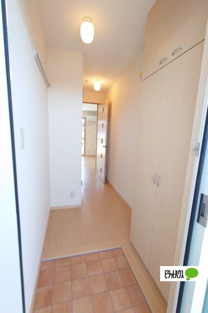 玄関　同物件別部屋