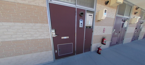 玄関　※別部屋の写真です