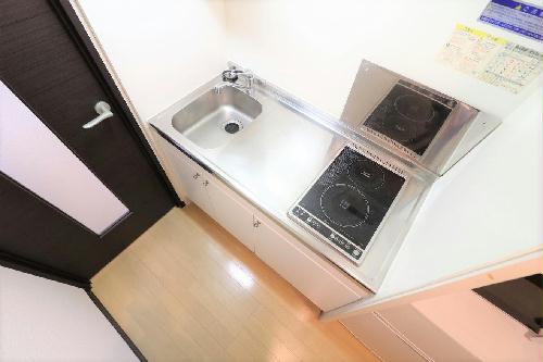 キッチン　ワイドキッチン2口コンロ（手前のみIＨ専用）お掃除が楽チン