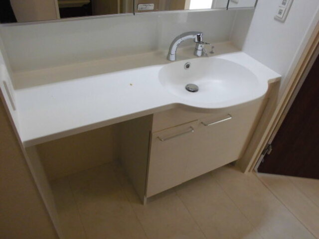 洗面設備　洗髪洗面化粧台