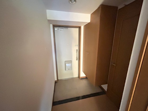 玄関　※別部屋の写真です