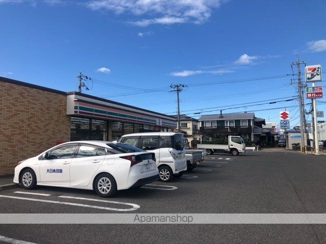 コンビニ　セブンイレブン（コンビニ）まで1258m