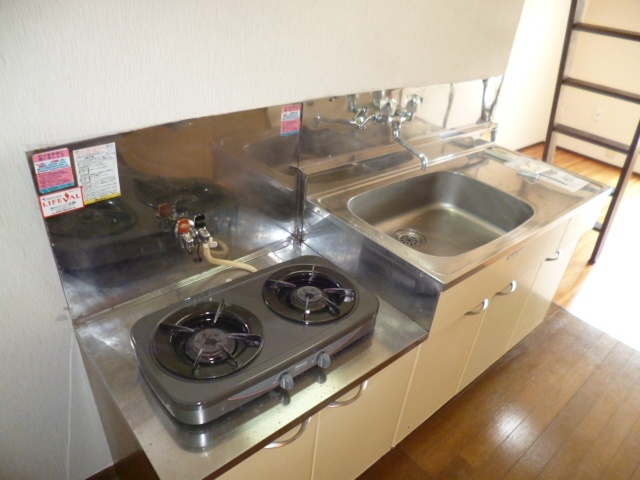 キッチン　＊ガスコンロはありません。