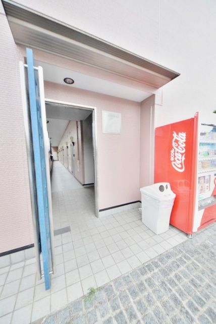 エントランス　入口はこちら♪