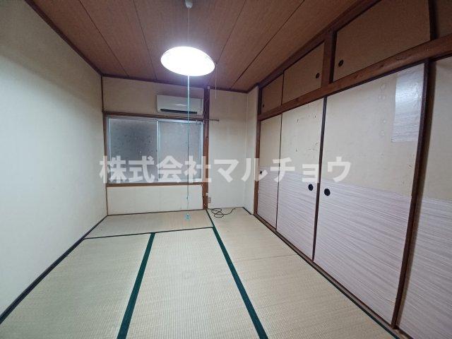 居室・リビング　フローリングだけでなく、和室もあります