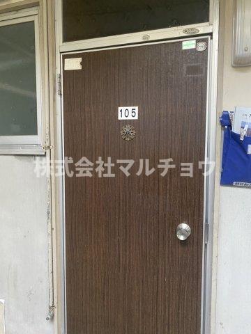 玄関　収納もある玄関です