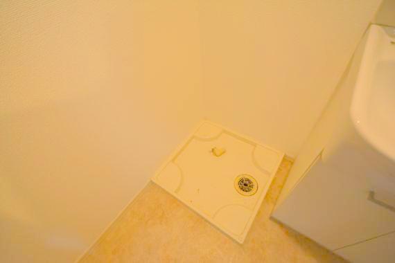 セキュリティ　嬉しい室内洗濯機置場。これで洗濯機も長持ちしますね。