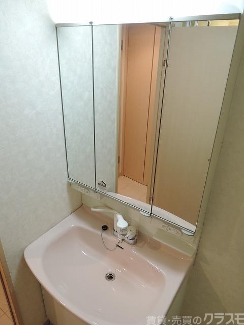 洗面設備　シャンプードレッサー完備です。