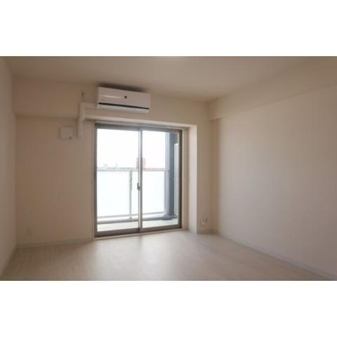 居室・リビング　室内