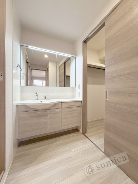 洗面設備　洗面脱衣所付き！独立洗面台が便利です♪♪