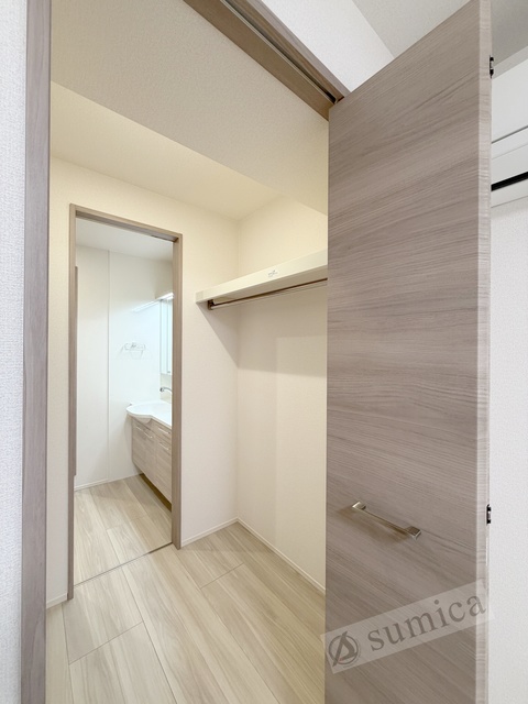 収納　たっぷりと収納できるウォークインクローゼット♪♪