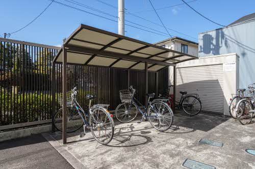 建物外観　駐輪場