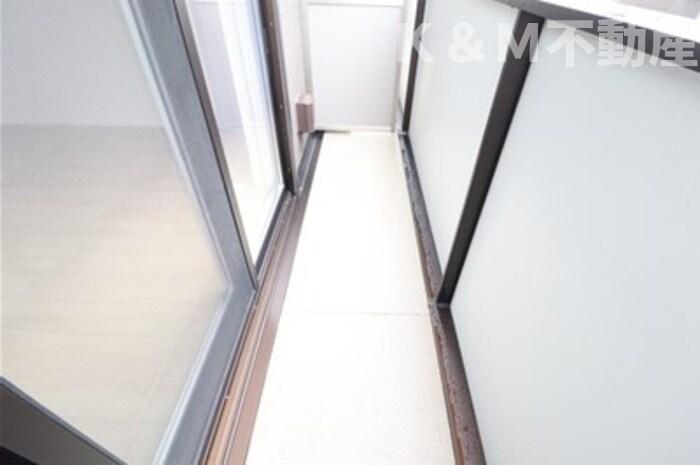 バルコニー　陽当たり良好なバルコニーです