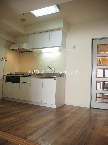 居室・リビング　※反転タイプ参考画像