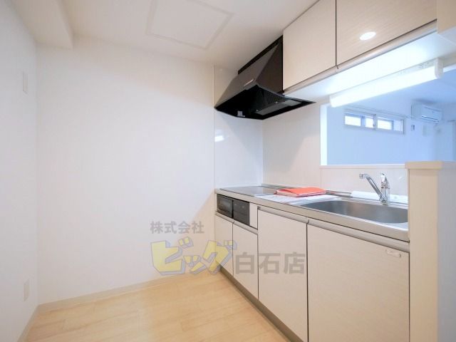 キッチン　人気の対面式システムキッチンです♪