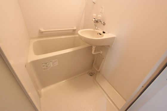 バス・シャワールーム　※別号室の写真を使用しております。